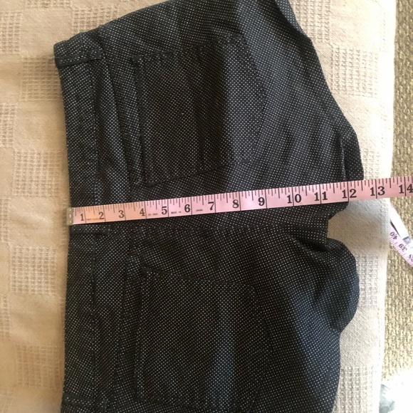 Women’s casual shorts 2 pair - Picture 2 of 5